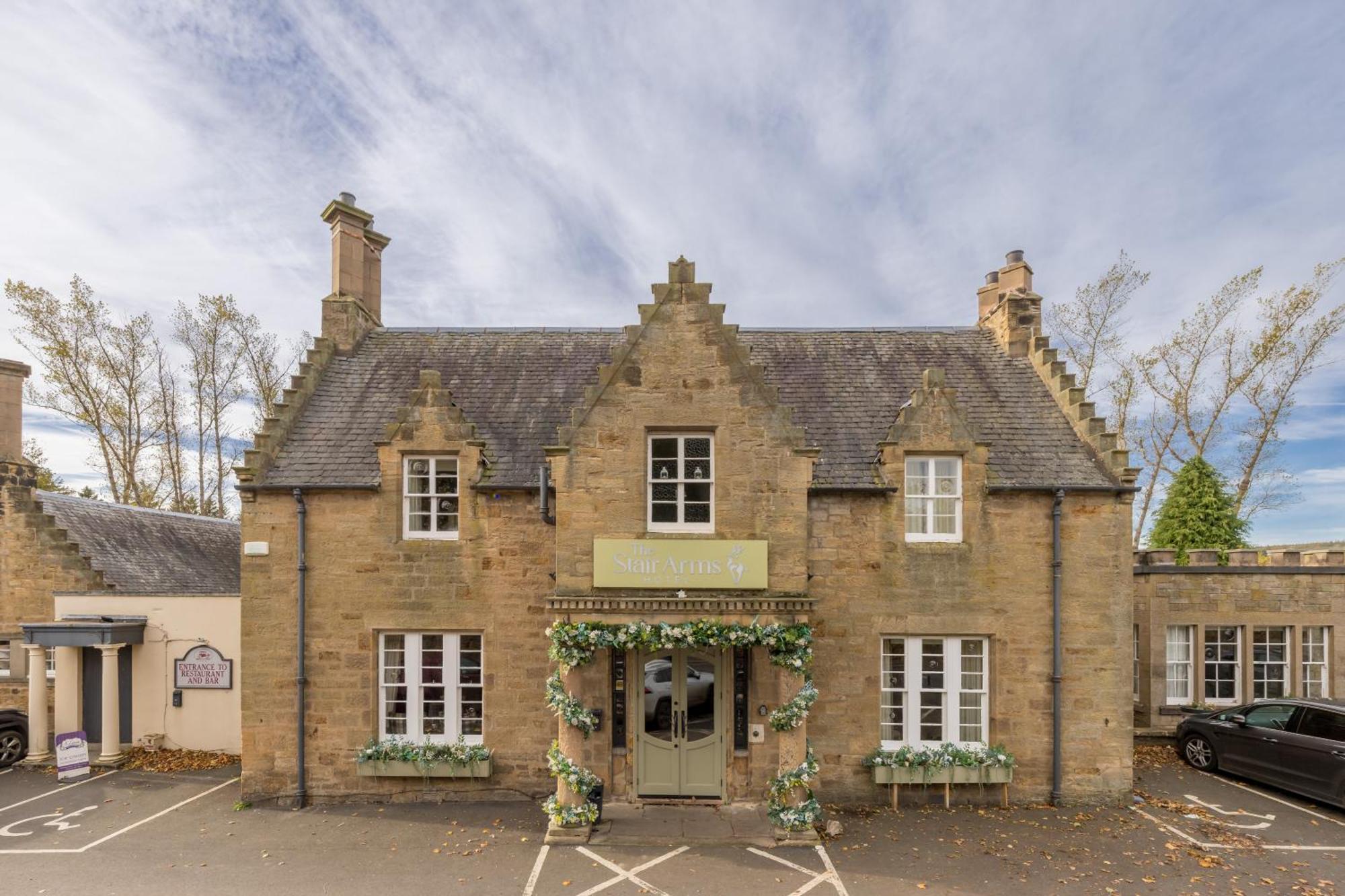 The Stair Arms Hotel Pathhead Bagian luar foto